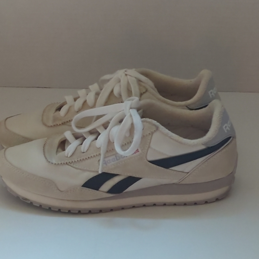 Reebok Classic AZ Sneakers Woman Sz 7  Suede Nylon White Grey